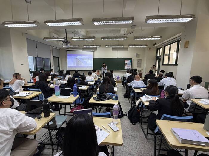 【課程專題演講】全聯福利中心產學合作&職場對接、大港青年實習媒合計畫圖片